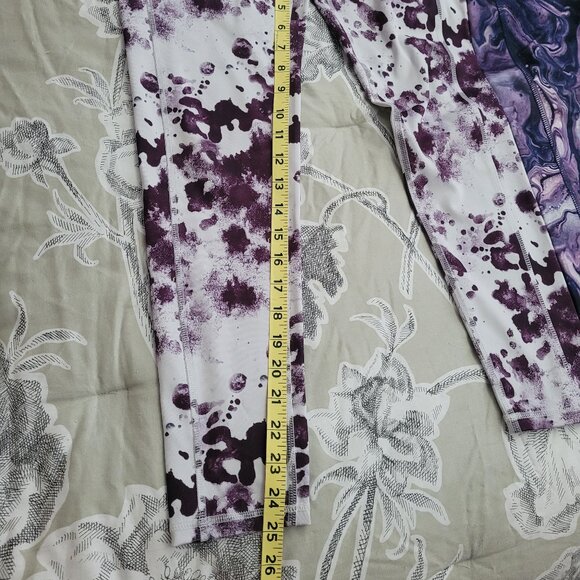 Two Pairs of Legends Workout Polyester-Spandex Leggings Size Medium EUC - Picture 6 of 10